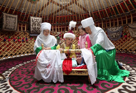 Личный опыт мамы: Казахский обряд «Қырқынан шығару» (40 дней ребенку) - статьи